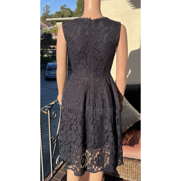 N/Nicholas Floral Lace Plunge Neck Fit&Flare Dress W Pockets Size 4 Retail $595 - Picture 4 of 12